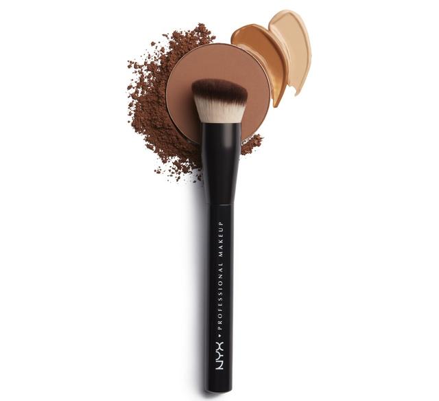 画像: NYX Professional Makeup キャントストップ ウォントストップ ファンデーション ブラシ 2,600円(税抜) ※メーカー小売希望価格
