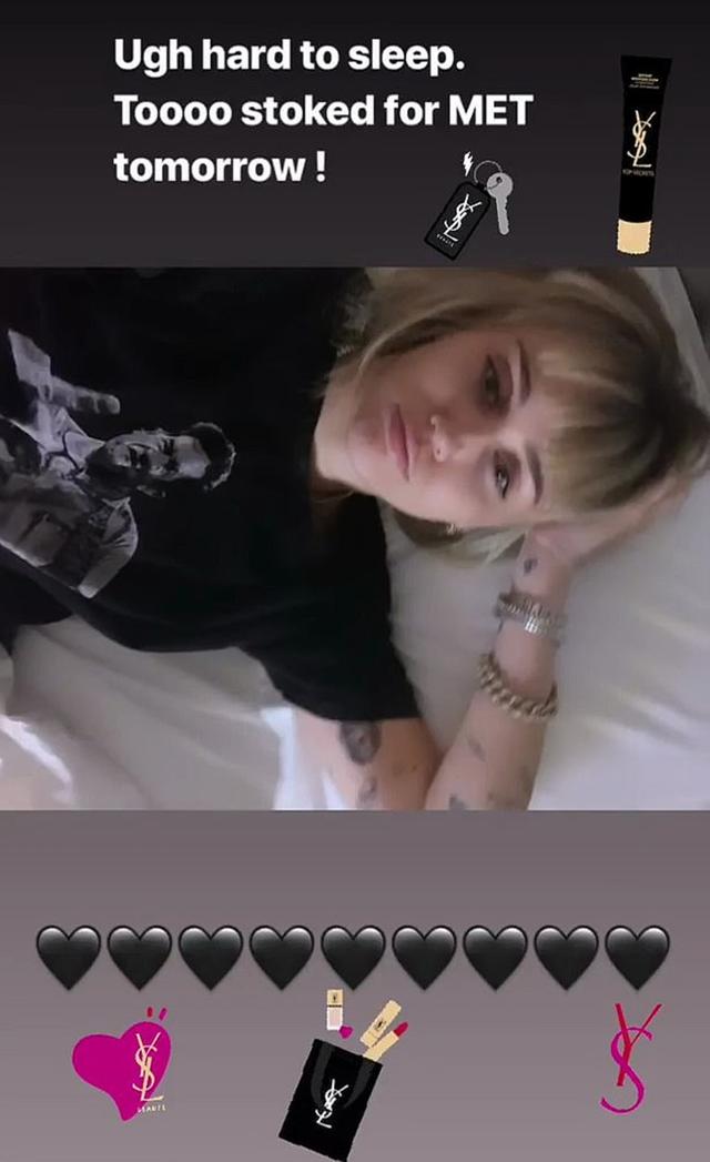 画像: 「興奮してぜんぜん寝られない」と公開したセルフィ―。©Miley Cyrus/ Instagram