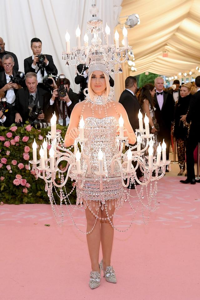 画像: ケイティ・ペリーが驚きの変身を遂げる