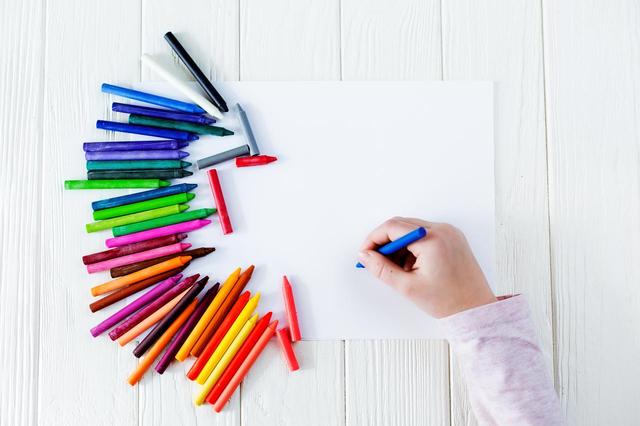 画像: 「肌色」の物は絆創膏だけではない