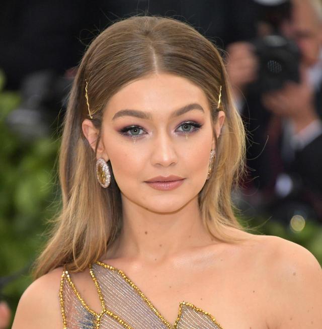 画像3: 海外のプロの裏技、ヘアピンを固定するテクが目からウロコ
