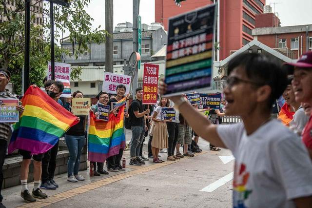 画像: アジア初の「同性婚合法化」