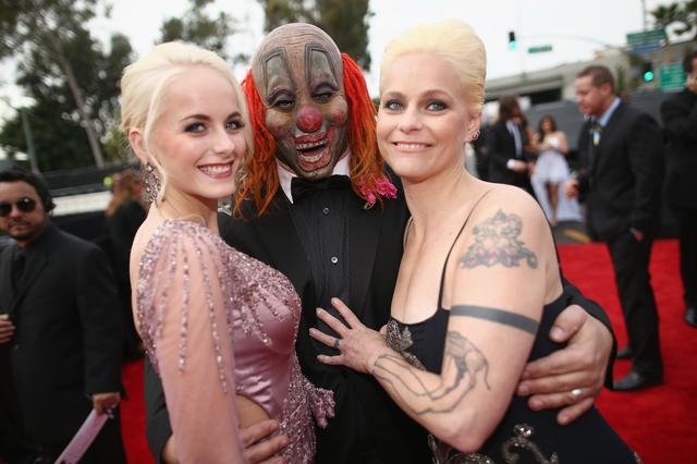 画像: 2014年の第56回グラミー賞授賞式に娘と妻のシャンテル・クラハンを同伴したショーン。