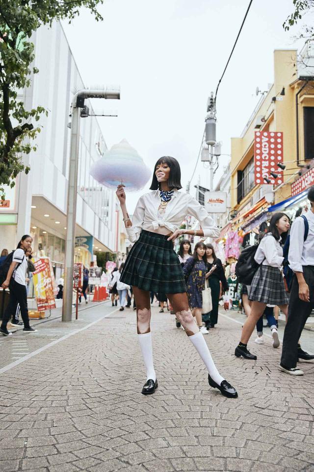 画像: ウィニーが制服コスプレにチャレンジ