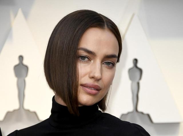 画像1: イリーナ・シェイク、あのヴィクシーエンジェルと手をつないでお出かけ