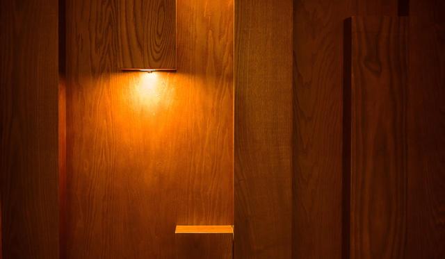 画像: 電球、電球色(暖色)
