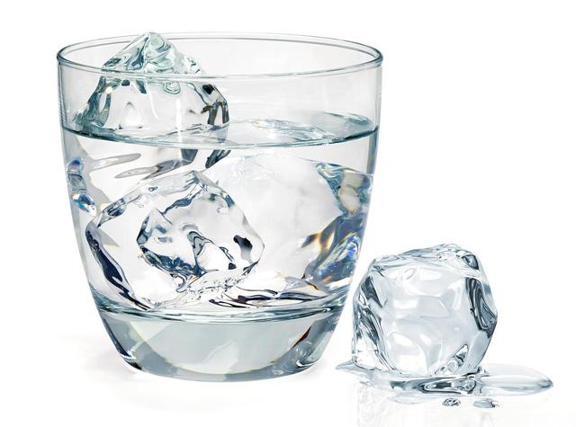 画像1: 水と氷を用意