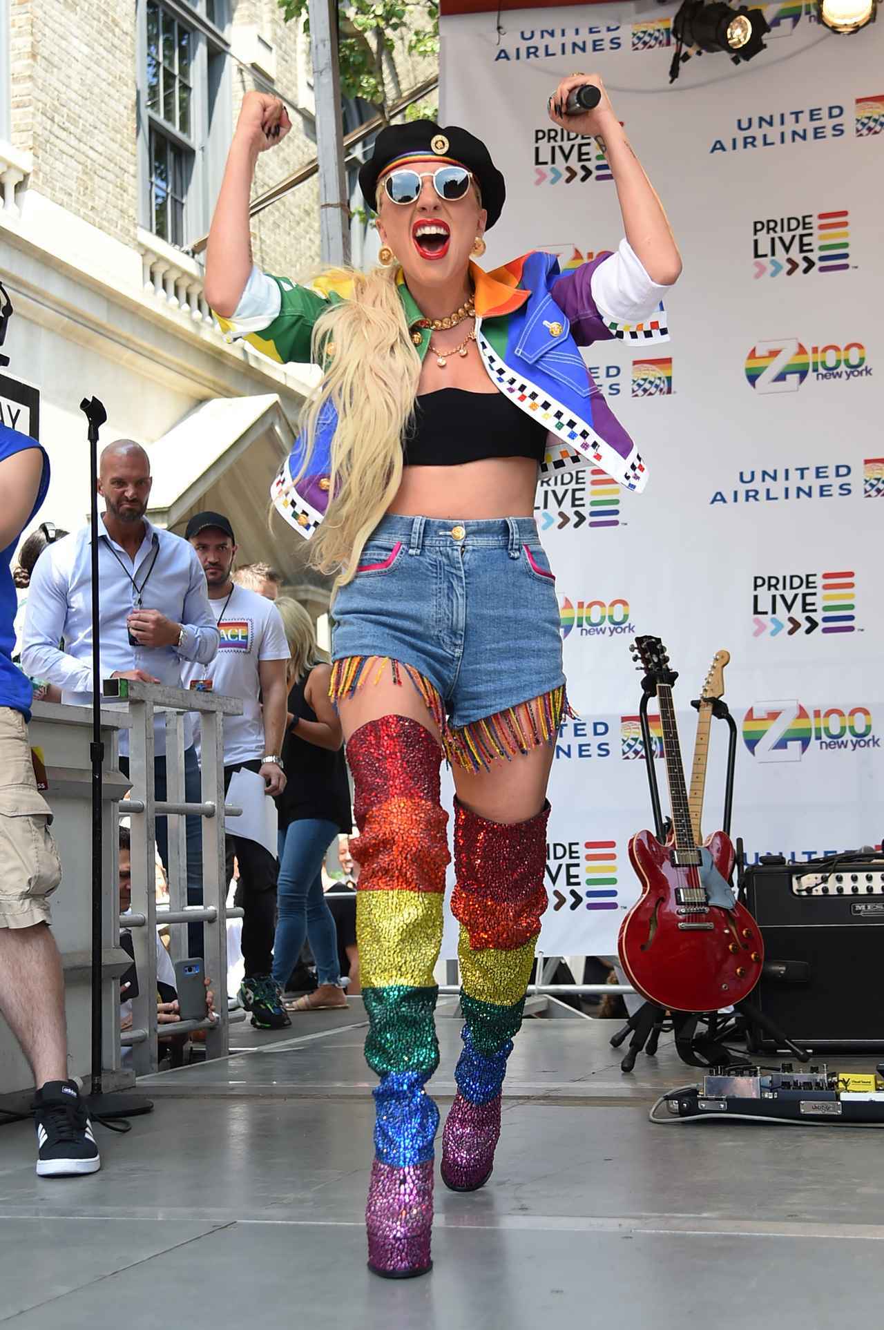 画像: LGBTQ+アイコンとして絶対的な人気を誇るシンガーのレディー・ガガ。