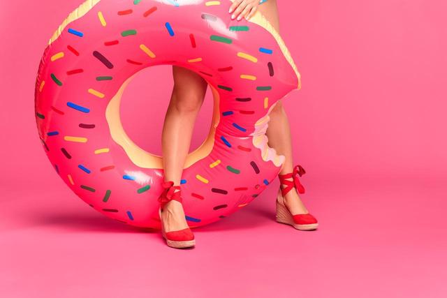 画像: 「アソコ」が丸見えになる水着にクレーム入れた女性に、ブランド側がまさかのツッコミ