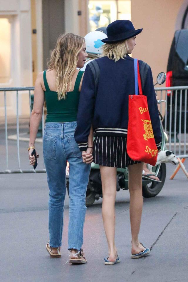 画像3: カーラ・デルヴィーニュとアシュレイ・ベンソンが婚約か