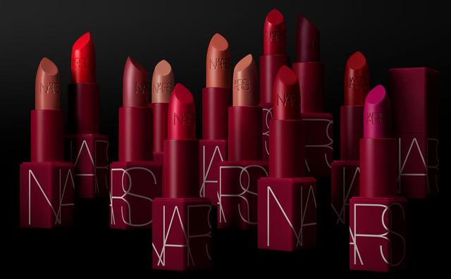 画像: NARS、ブランド原点の12本の「リップスティック」限定発売!