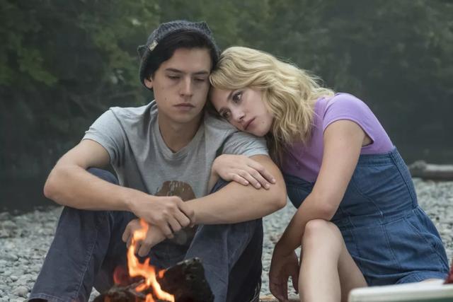 画像: ©Warner Bros. Television