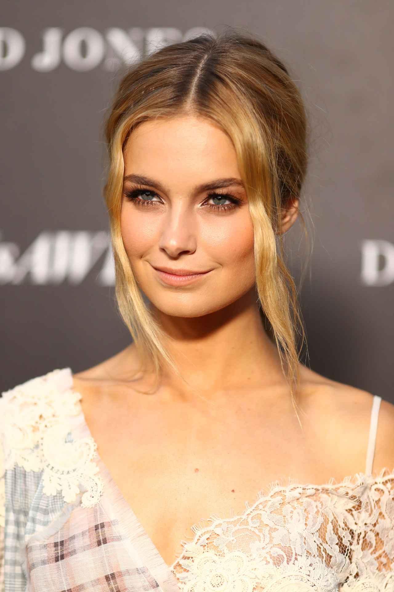 画像: 「機内スキンケアで顔の保湿オイルとして」