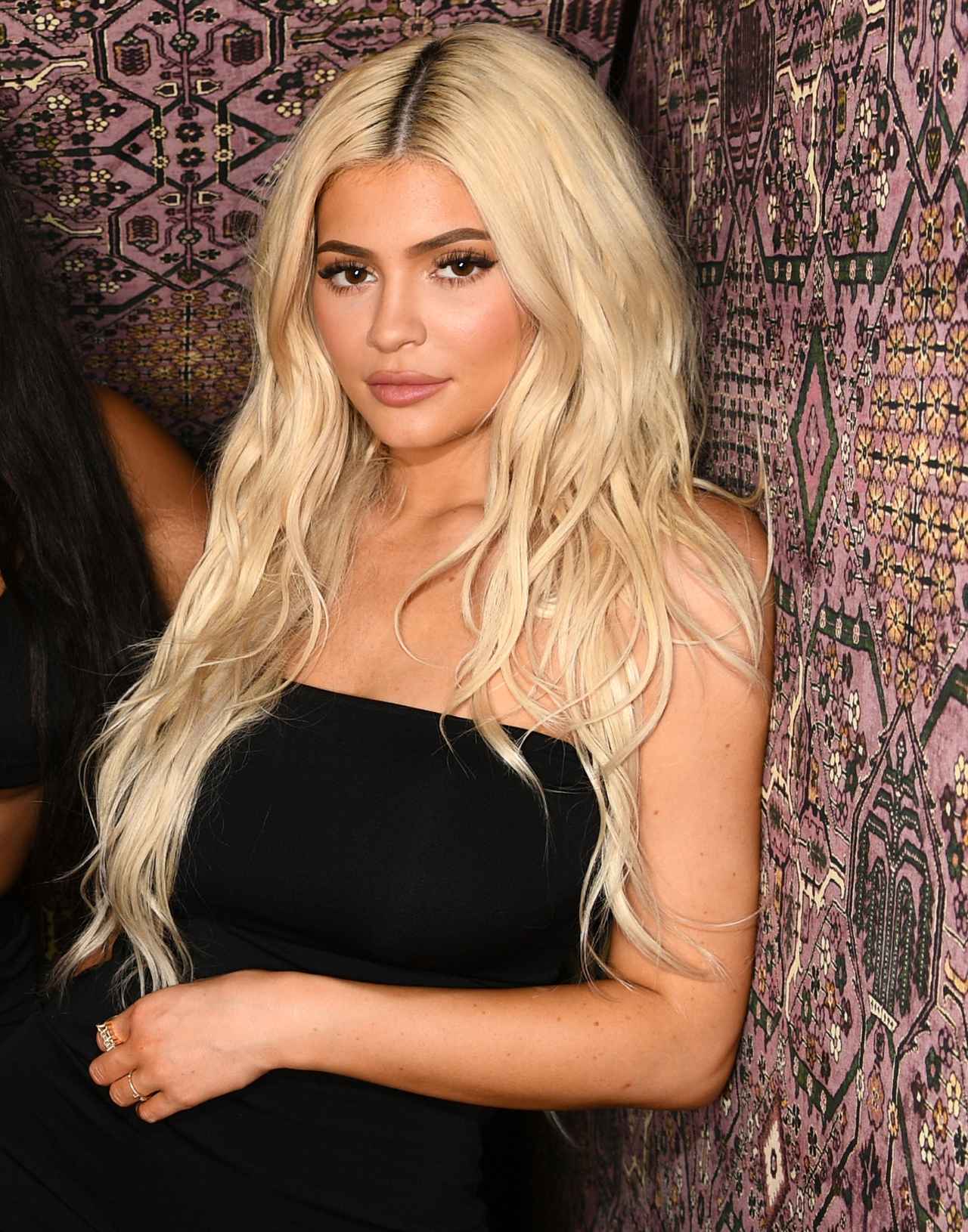 画像: カイリーは「毎晩のボディケア・アイテムとして」