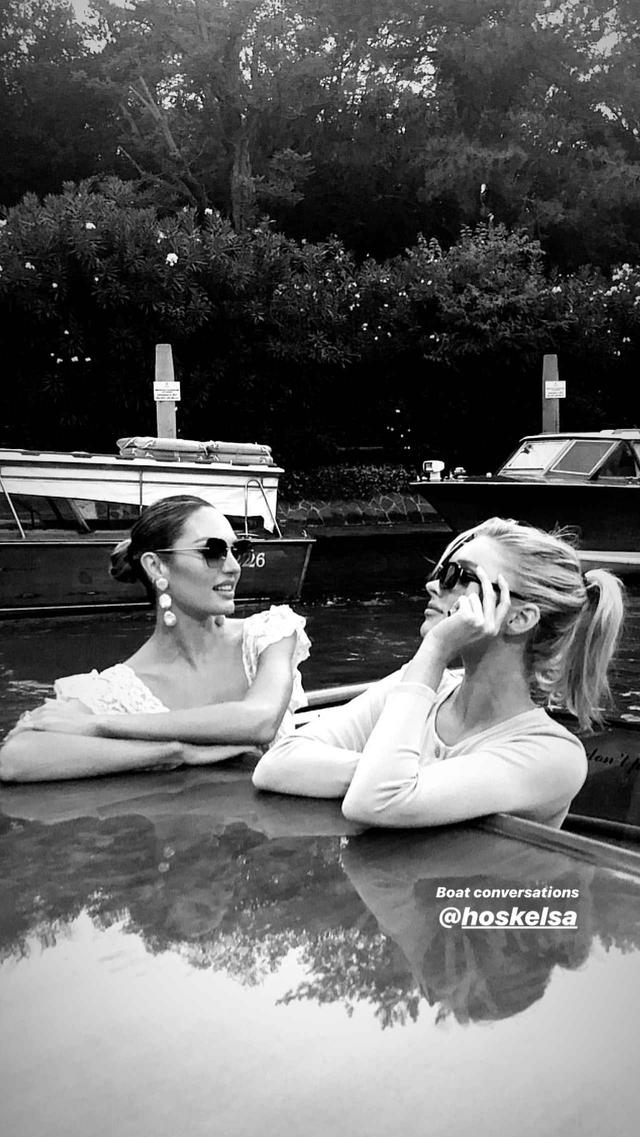 画像: © Candice Swanepoel / Instagram