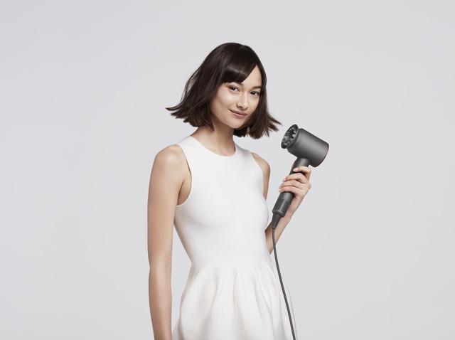 画像: 熱に頼らずに、最も速く髪を乾かす