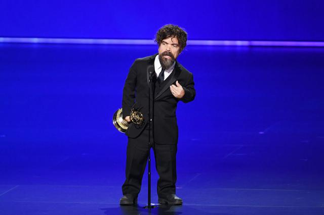 画像: ピーター・ディンクレイジは今回の受賞で、同アワードで助演男優賞を計4回受賞した史上初の俳優となった。