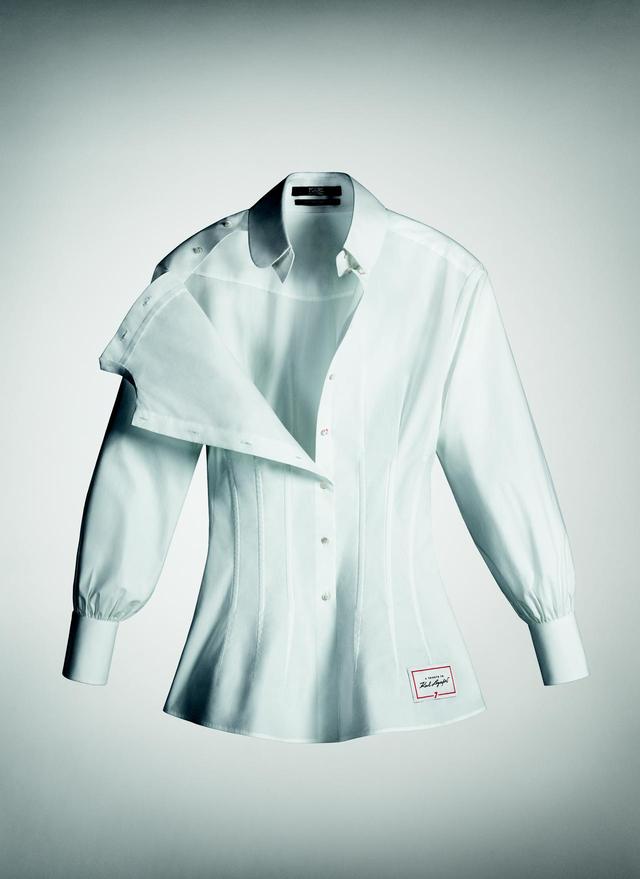画像: White Shirt_Carine Roitfeld_Exclusively Karl.com Farfetch.com