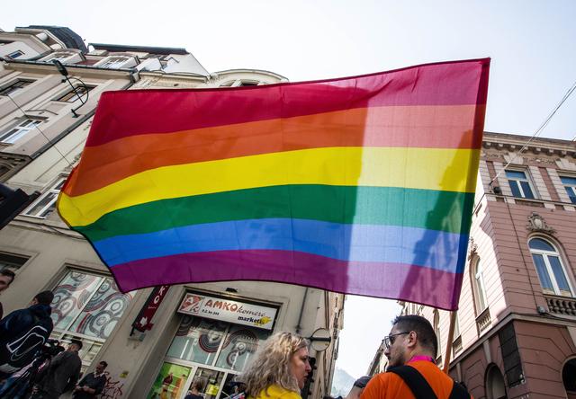 画像1: LGBTQ+アイコンでもある