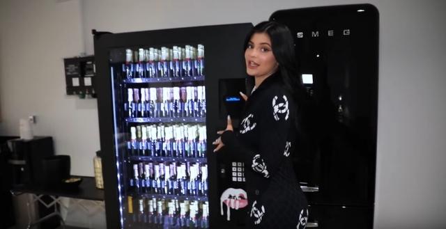 画像8: ©Kylie Jenner/ YouTube