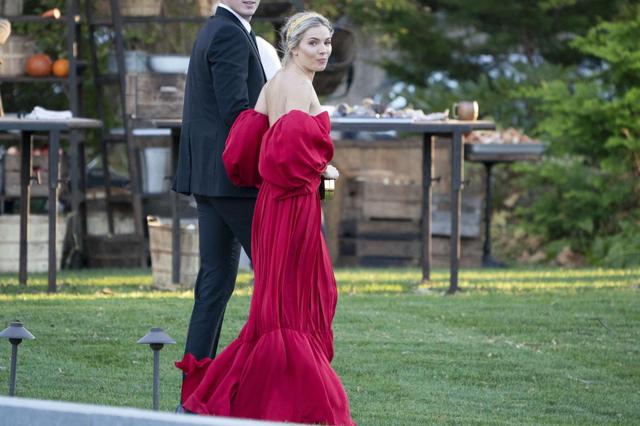画像6: ジェニファー・ローレンスが結婚
