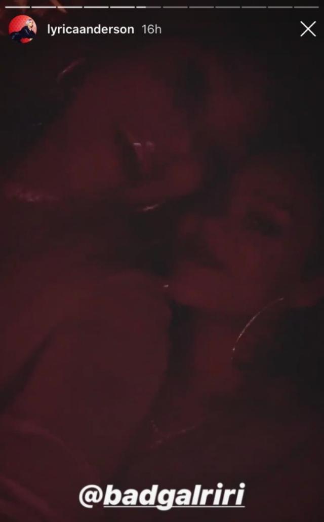 画像: かなり分かりづらいが右がリアーナ。©Lyrica Anderson/ Instagram