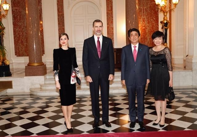 画像1: 安倍首相夫妻と面会