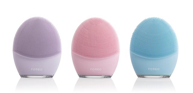 画像: FOREO(フォレオ) LUNA 3 26,000円(税抜) 重さ:126g サイズ: 10.2cm×8.2 cm×3.9 cm