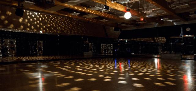 画像2: 暗闇×音楽フィットネス「メガロス」で“20秒間”の時短プログラム!