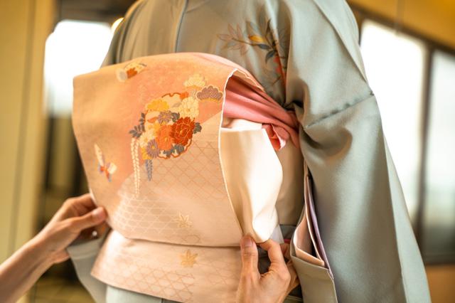 画像: 日本の伝統的な衣装がヒントに