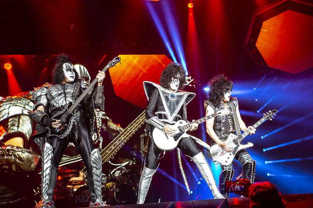 画像3: 圧巻のKISSの東京ドーム公演