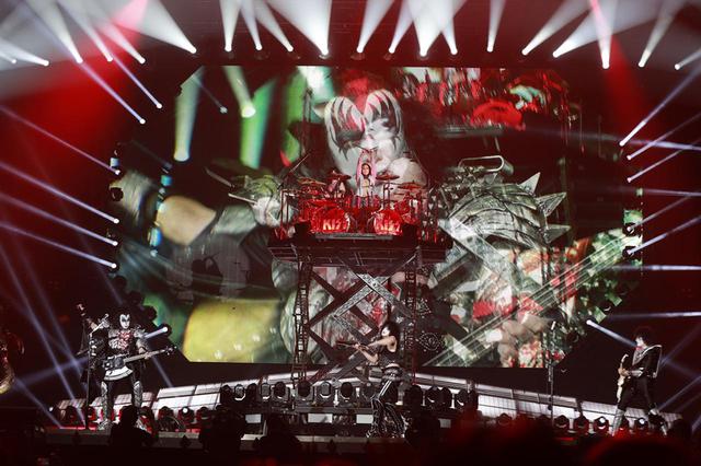 画像3: アンコールではYOSHIKIが登場