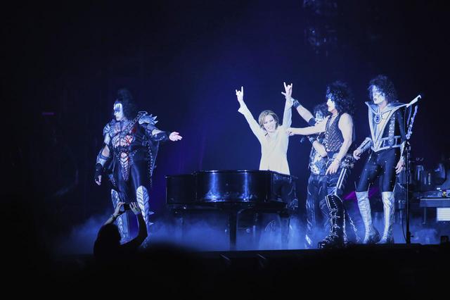 画像1: アンコールではYOSHIKIが登場