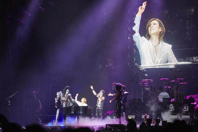 画像2: アンコールではYOSHIKIが登場