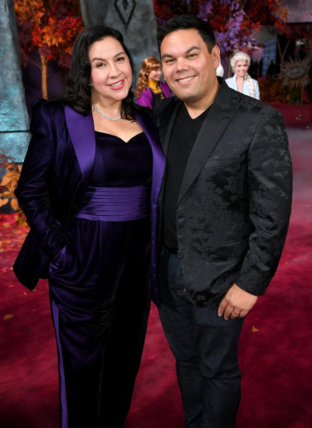 画像: ロバート・ロペス&クリステン・アンダーソン・ロペス夫妻
