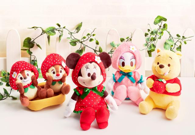 画像: ©Disney ©Disney. Based on the”Winnie the Pooh”works by A.A. Milne and E.H. Shepard.ぬいぐるみ<チップ&デール> 3,800円、ぬいぐるみ<ミニーマウス> 2,800円、ぬいぐるみ<デイジーダック> 2,800円、ぬいぐるみ<プー> 2,800円