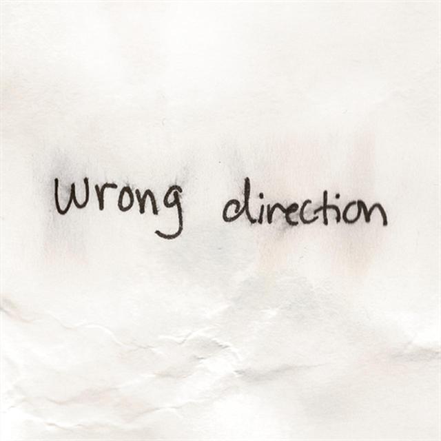 画像1: ヘイリー・スタインフェルド、切ない失恋ソング「Wrong Direction」のMVでひと肌脱ぐ