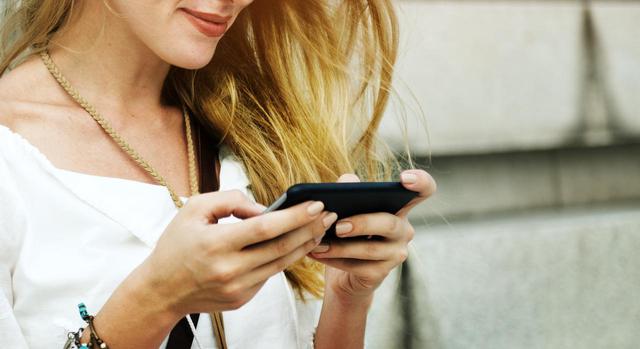 画像: Tinderが非常ボタンや本人認証を導入