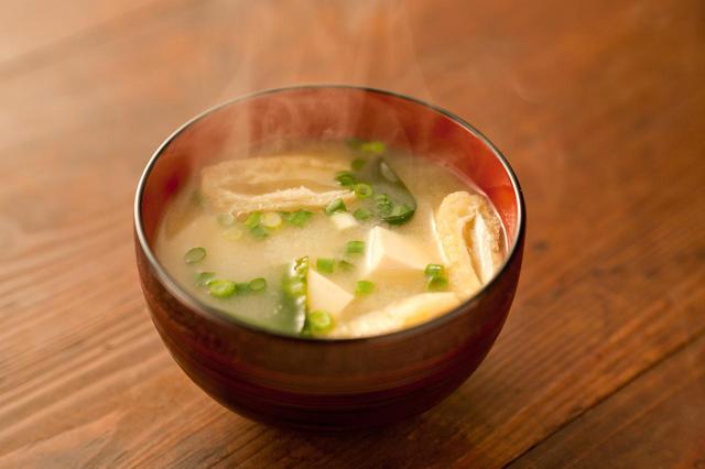 画像2: 味噌汁と寿司が大好物