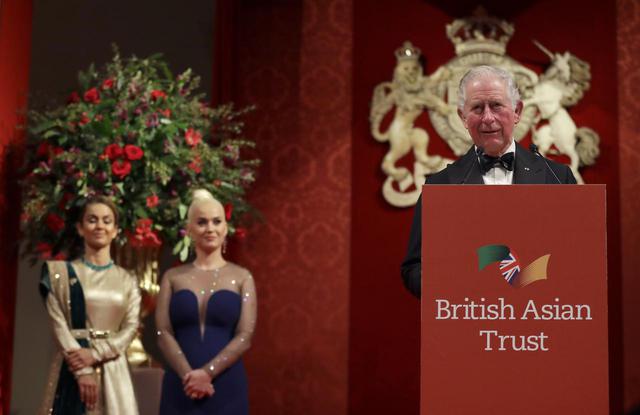 画像: ケイティが「イギリス人」で「アジア系」でもないことに批判