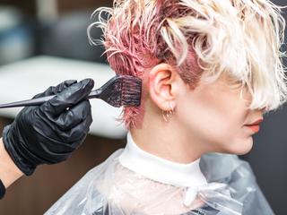 え それで落ちるの 肌についたヘアカラー剤 を落とす方法が目から え それで落ちるの 肌についたヘアカラー剤 を落とす方法が目から