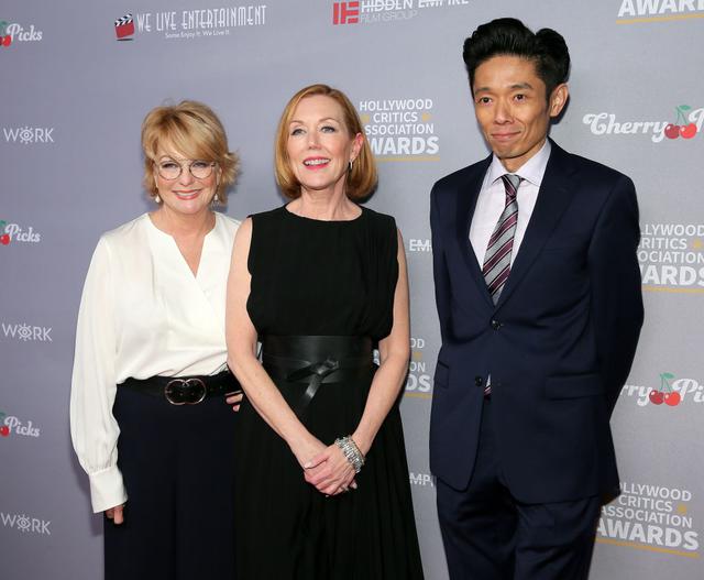 画像: 左から、メイク・ヘアスタイリング賞を受賞したヴィヴィアン・メイカー、アン・モーガン、カズ・ヒロ。