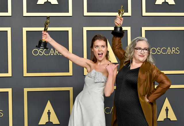 画像: 共同監督を務めたキャロル・ディシンガー(右)とエレナ・アンドレイチェヴァ(左)