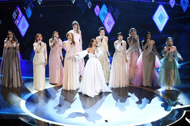 画像: 世界各国の『アナ雪』エルサが集結