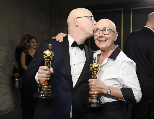 画像: :『アメリカン・ファクトリー』スティーブン・ボグナー監督(左)、ジュリア・ライカート監督(右)