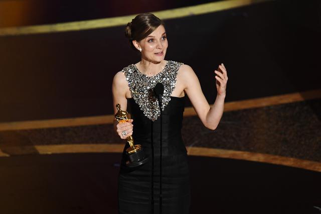 画像: ヒルドゥル・グーナドッティル、史上初達成した女性から全女性に向けたスピーチ