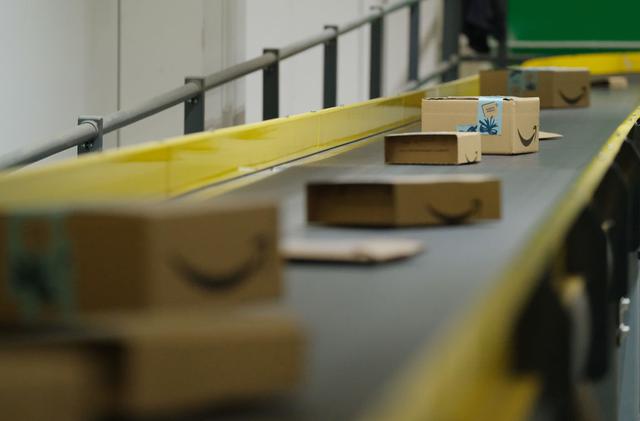 画像: 環境を破壊しているとの非難も多いAmazon