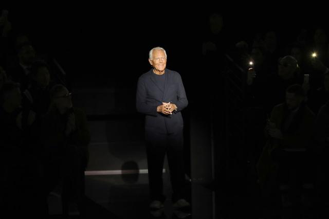 画像: アルマーニ、モデルにヌードを強要するな