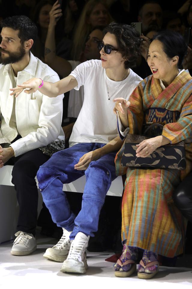 画像1: ティモシーが節子夫人と2ショット