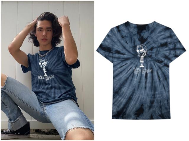画像: コナンがジーンズ&チェーンネックレスを合わせてスタイリングしたこちらのTシャツをプレゼント。 shopuk.conangray.com